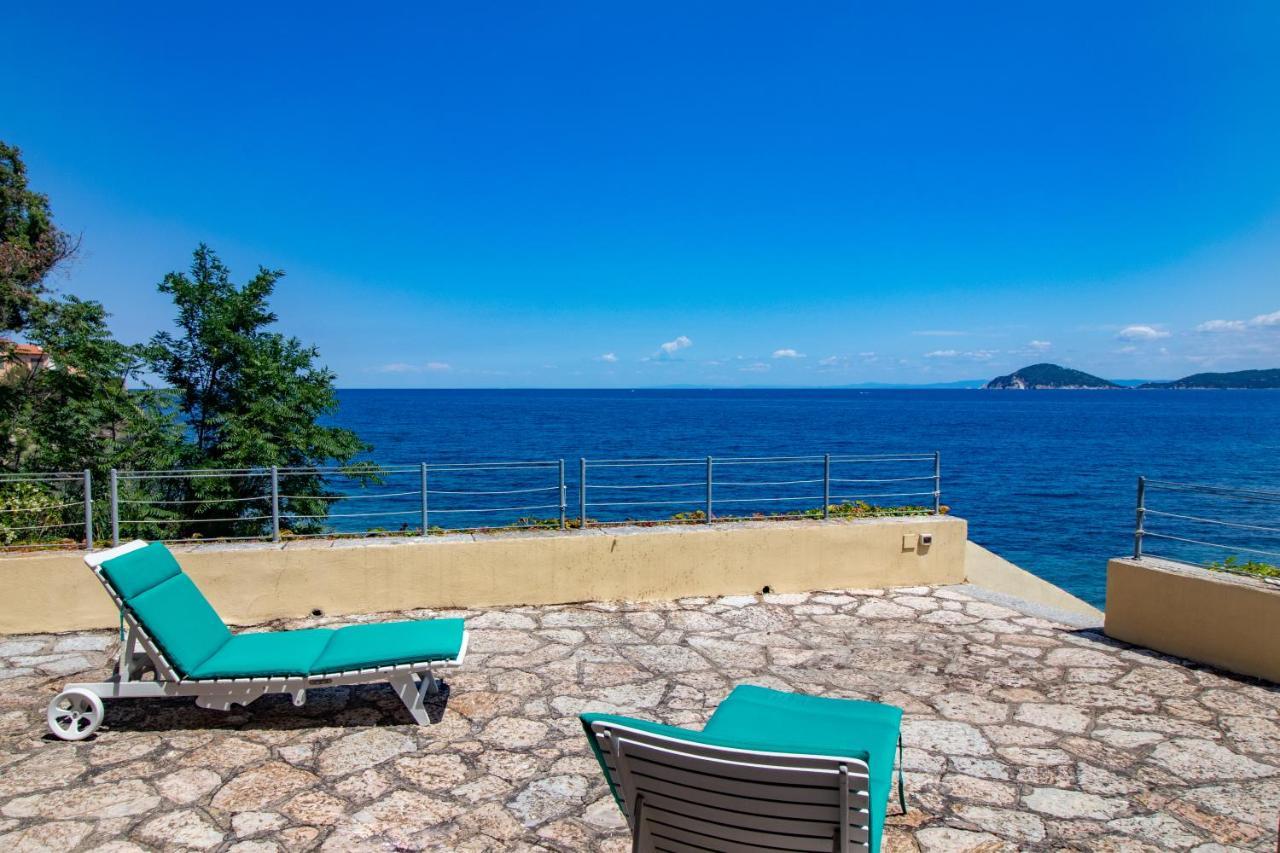 Villa Le Sprizze A Bordo Del Mare - Goelba Marciana Marina  Extérieur photo