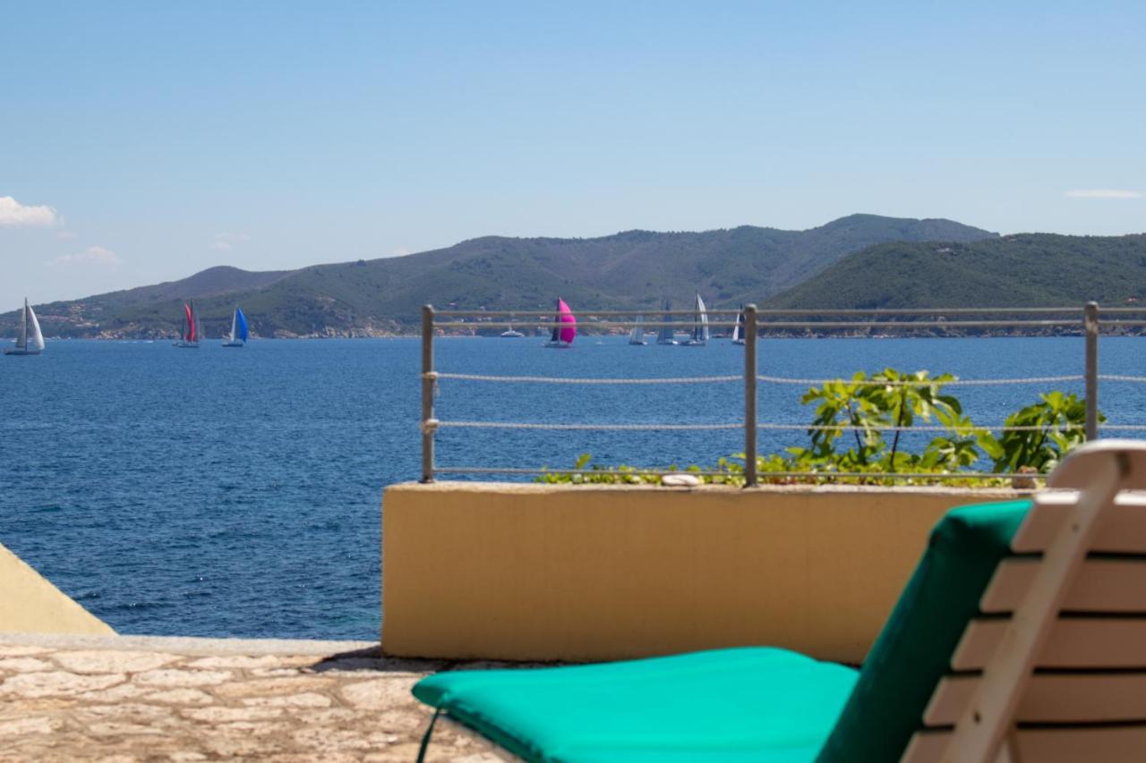 Villa Le Sprizze A Bordo Del Mare - Goelba Marciana Marina  Extérieur photo