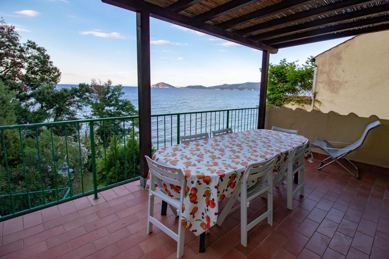 Villa Le Sprizze A Bordo Del Mare - Goelba Marciana Marina  Extérieur photo